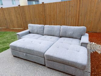 Grey sectional couch(FREE DELIVERY WITHIN 20miles From Puyallup)