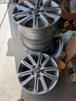 2011-16 Hyundai Elantra rims.