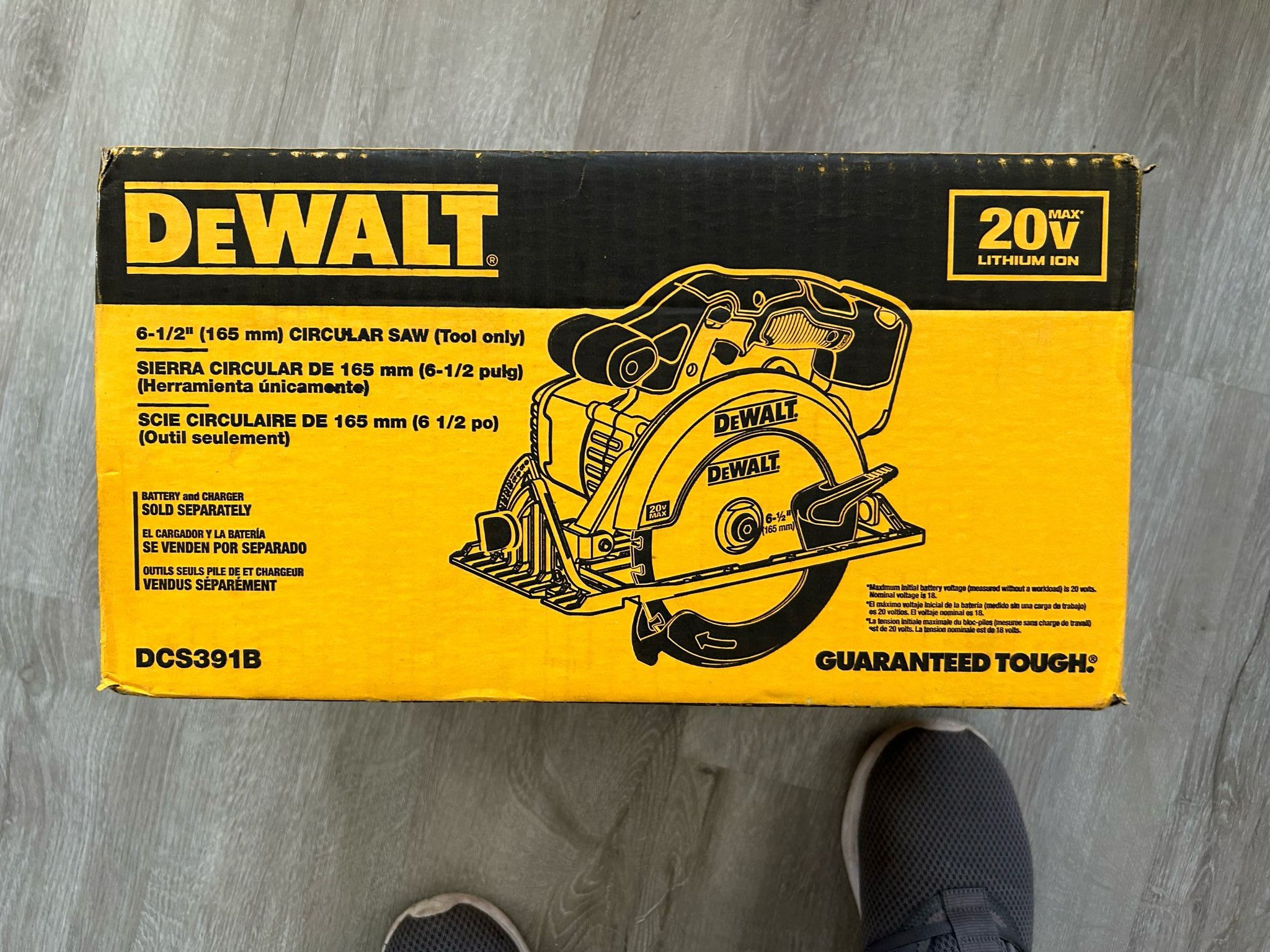 DeWalt Saw