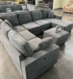 New Large Gray Fabric Sectional Sofa with Ottoman