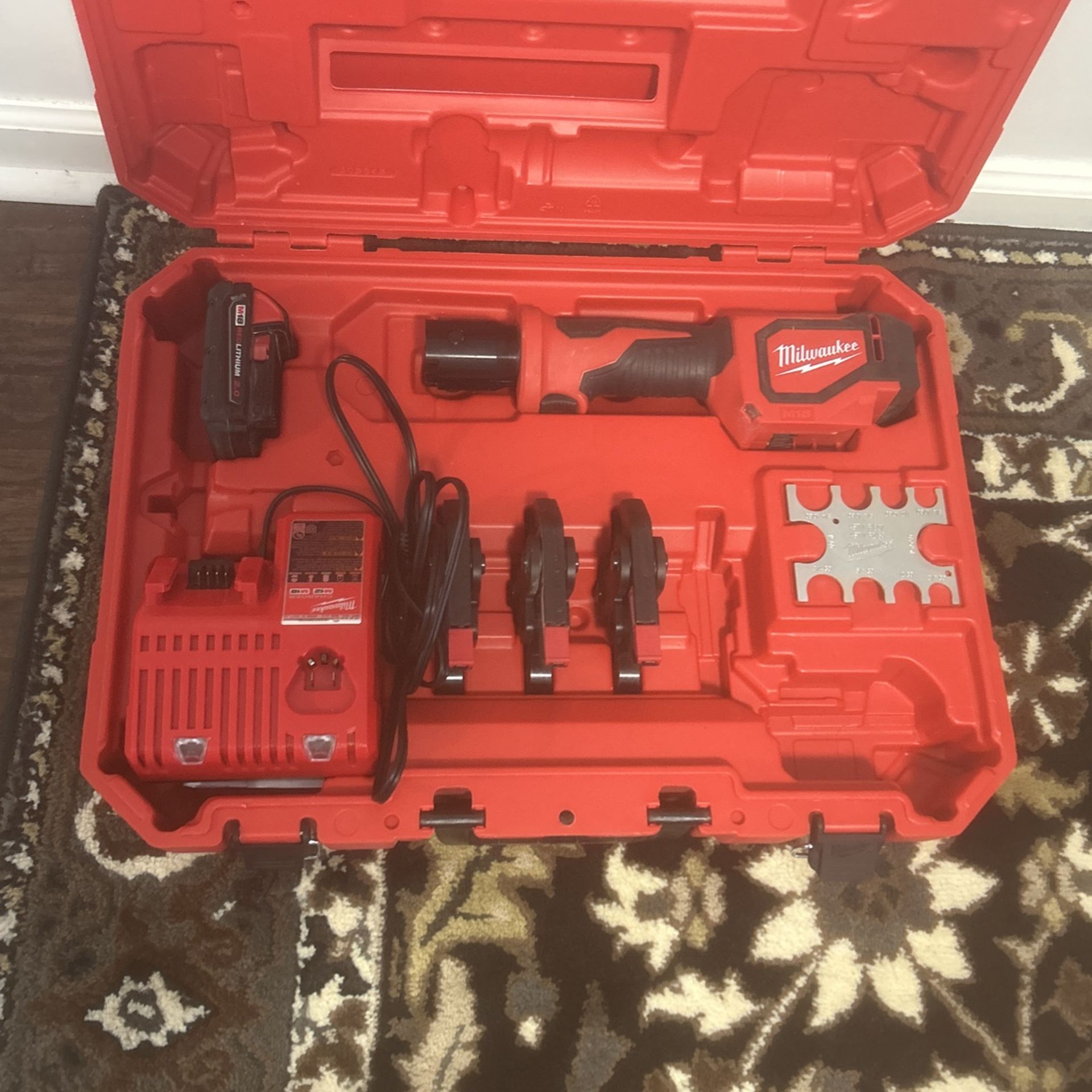 Short Throw Pec Press Tool