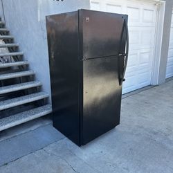 Used Fridge, Working 