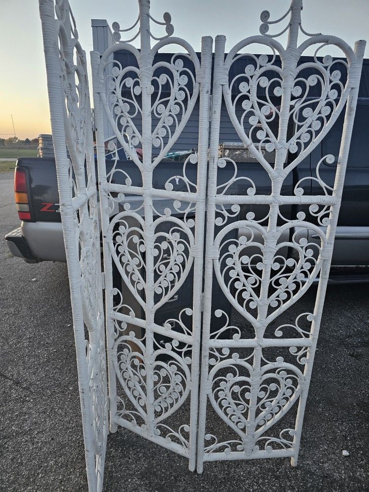 Vintage Wicker Room Devider