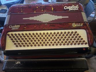 Capitol Deluxe Petite Accordion Custom Built Made In Italy Keys Work