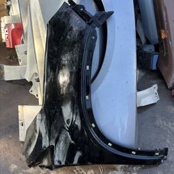 2011 Dodge Journey RH Fender 