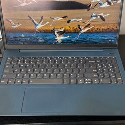 Lenovo laptop Intel i7 or Ryzen 7 processor