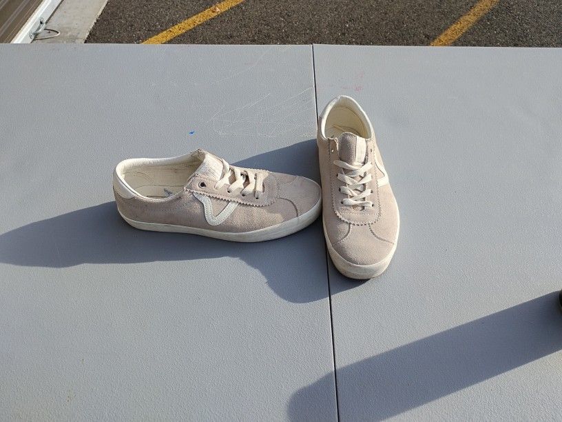 9.5 MENS / 11 WOMENS VANS WORN TWICE