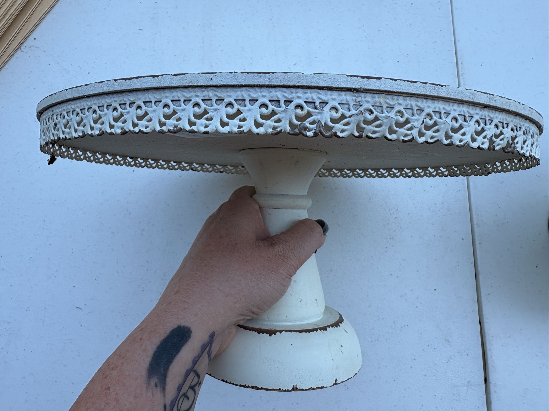 2 Vintage Style Cake Stands