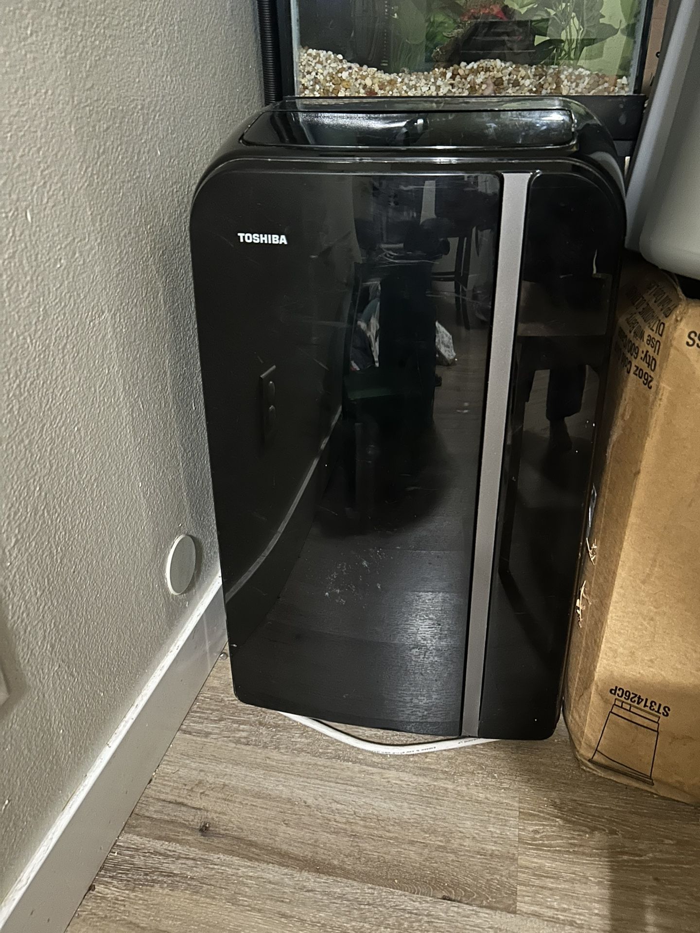 Toshiba Portable Ac Unit And Dehumidifier