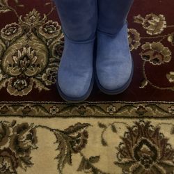 Size 7, UGG, blue boot