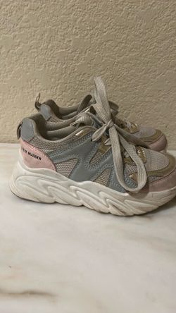 Girls size 13 Steve Madden tennis shoes