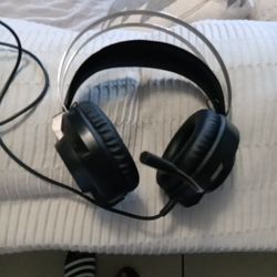 Headphones 