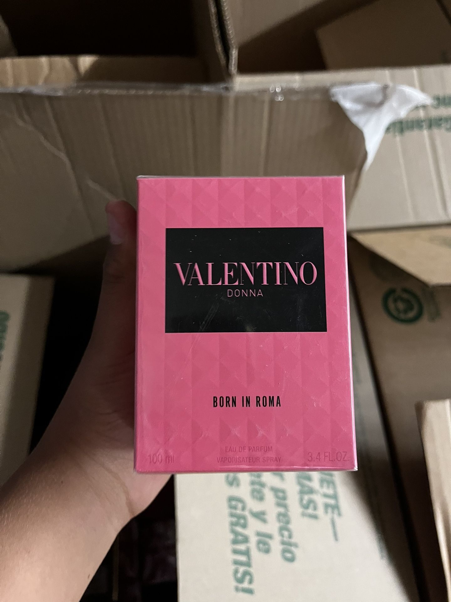 Valentino Cologne Looks Good 1:1 Cologne