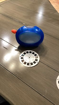 Viewmaster With 18 3D Reels