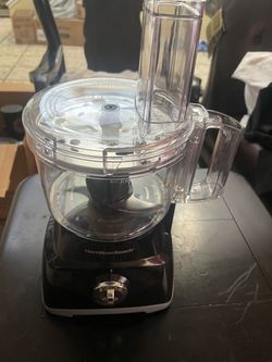 8-Cup Food Processor with Compact Storage, 2 Speeds, MODEL: 70740