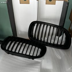 BMW E46 02-03 BLACK FRONT BUMPER GRILLE