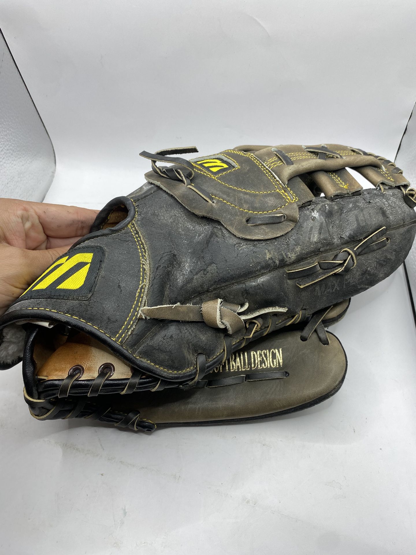 Mizuno MZ 130S Professional Baseball Softball Glove RHT 13” Black SuperFlex