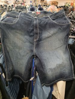 Red Tab southpole jorts size 52