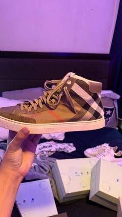 Men Burberry Sneakers size 8