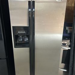 REFRIGERATOR 