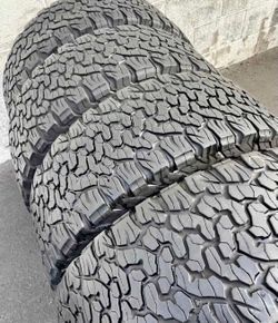 275/65/17 Bfgoodich Ko2 set de Tirez con 80% de vid alas 4