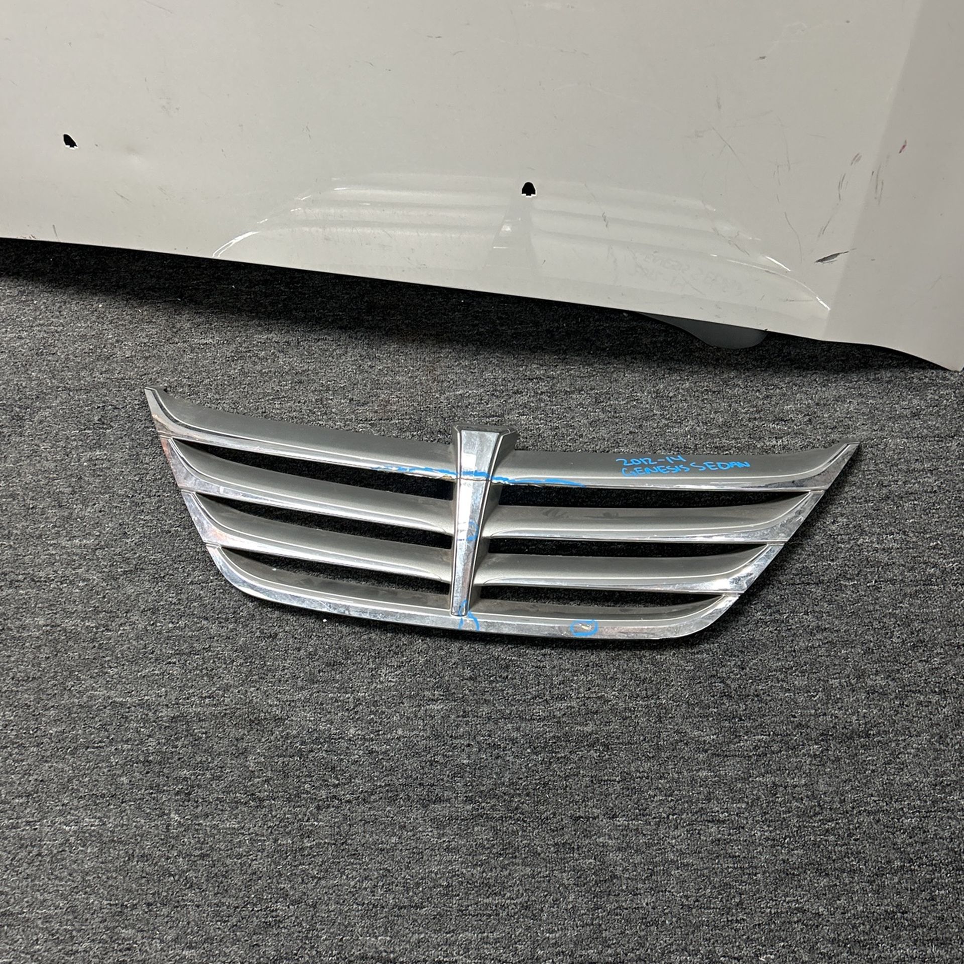 2011-2014 Hyundai Genesis Sedan Silver Gray Grill OEM