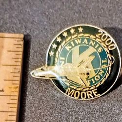 2000 Kiwanis International Space Shuttle Moore Vintage Collectible Lapel Pin A-1