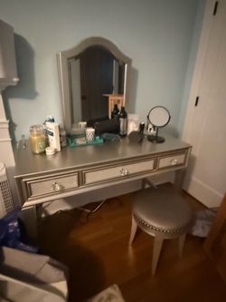 Bedroom set
