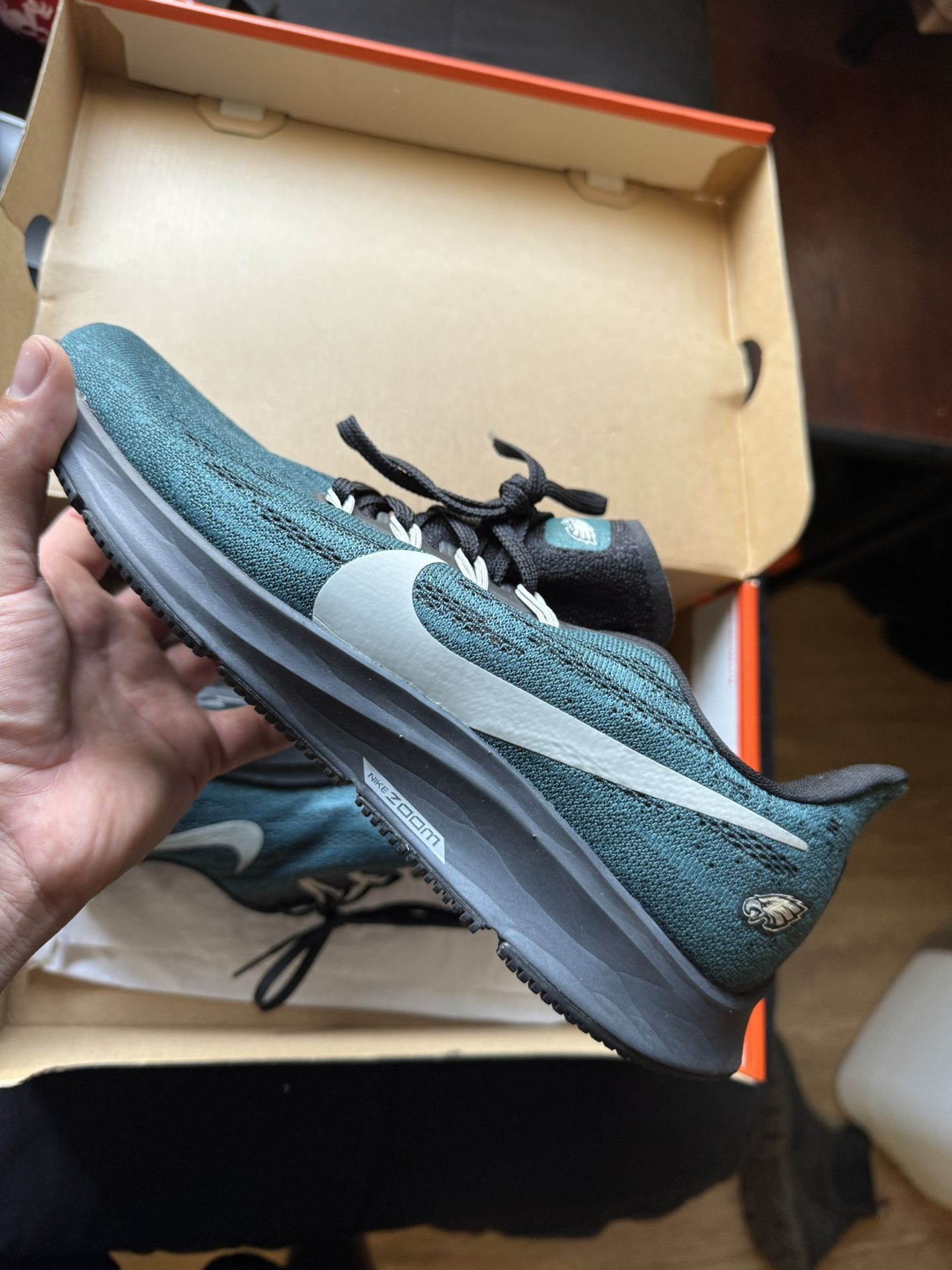 Nike Air Zoom Pegasus 36 Eagles (Size 9 M)