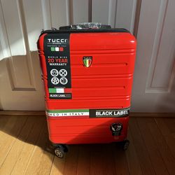 Hard shell carry on luggage