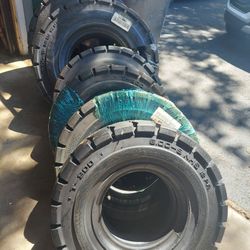 6 New Forklift Tires Pneumatic $1000 Obo