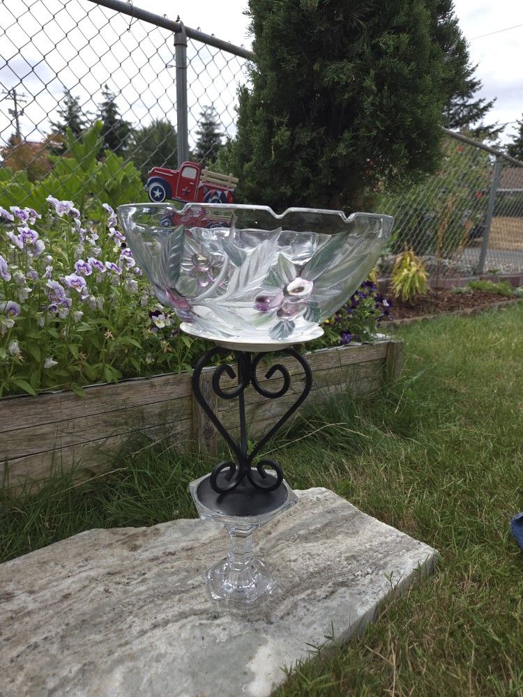 Bird bath /feeder - Art Decor (indoor/outdoor, yard art)