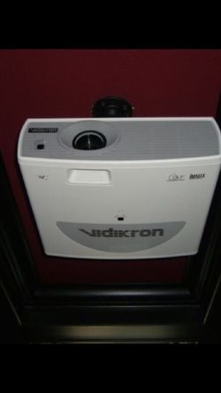 PROJECTOR