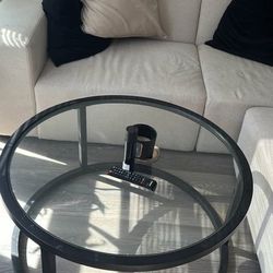 Round coffee table