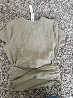 Lulu lemon workout shirt
