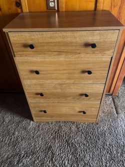 Small dresser great condition