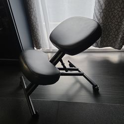 Kneeling chair