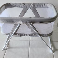 miclassic All mesh 2in1 Stationary&Rock Bassinet 

