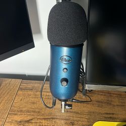 Blue Microphone 🎙️ 