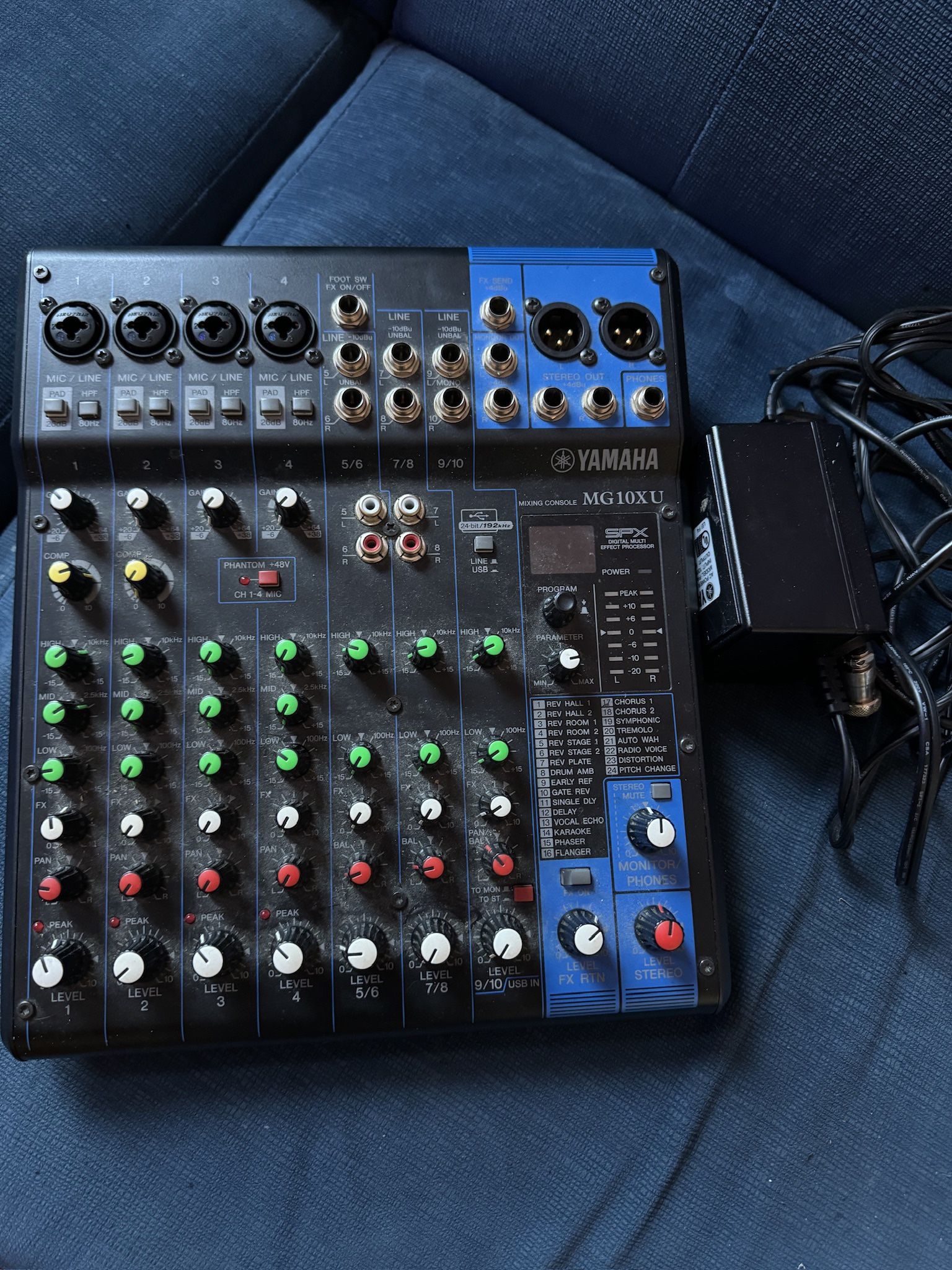 Yamaha MG-10XU Mixer