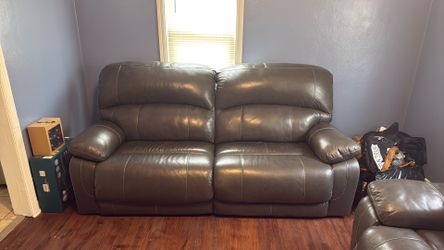 Selling these beautiful couches