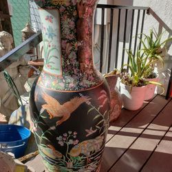 Beautiful Vintage Asian Porcelain Tall Vase