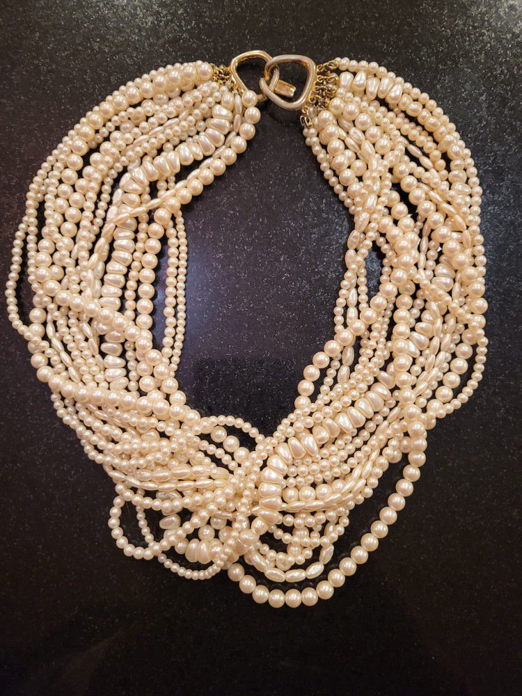 Beautiful Vintage 15 Strand Pearl Choker Necklace 