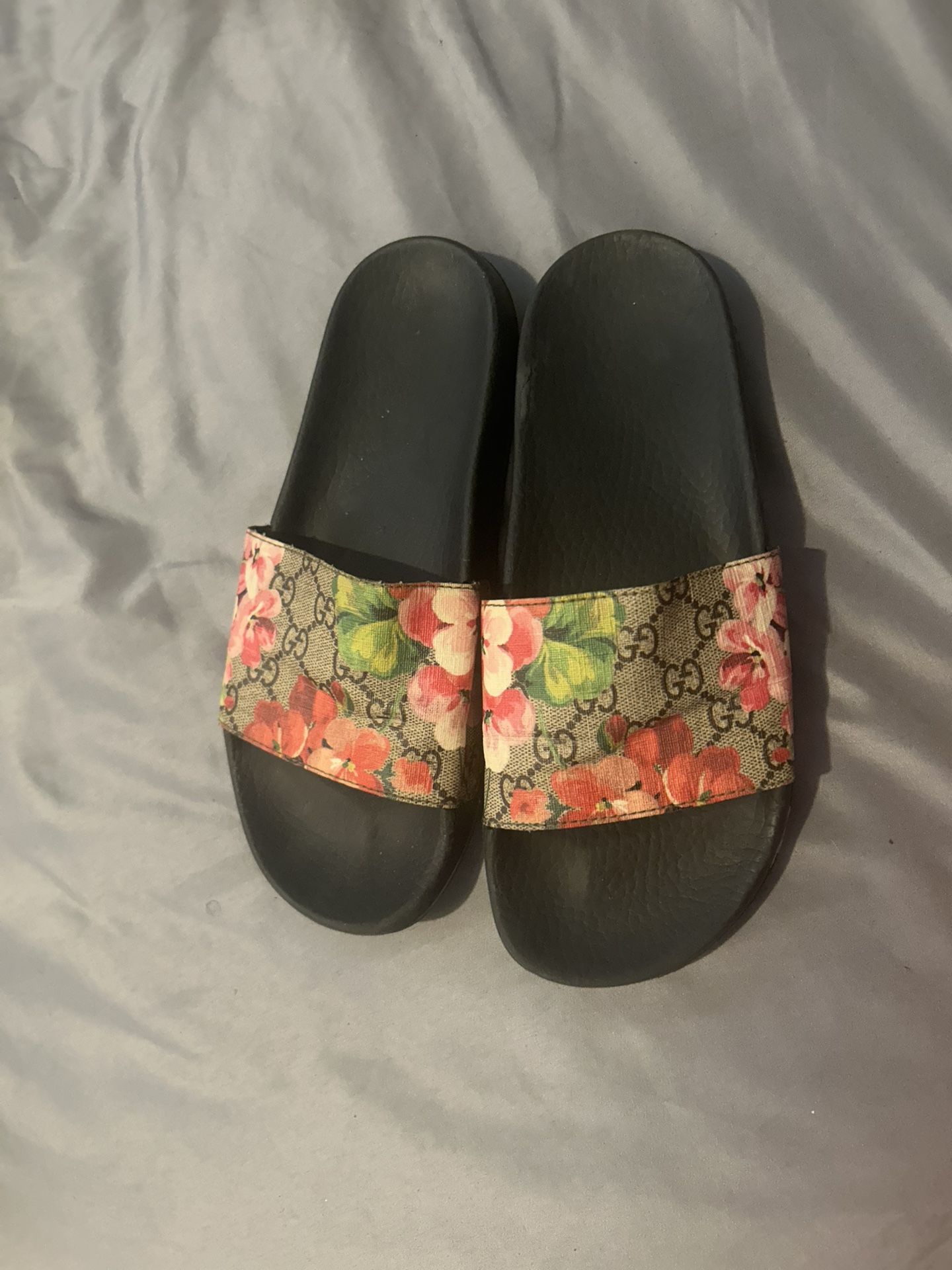 Gucci Slides Bloom Supreme