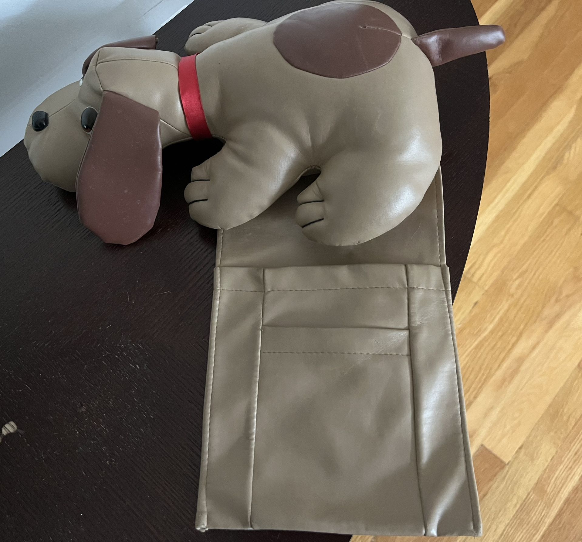 Vinyl Dog tv remote control holder