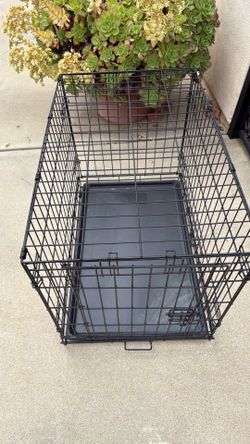 Dog Kennel 31” long, 21” tall 19” wide