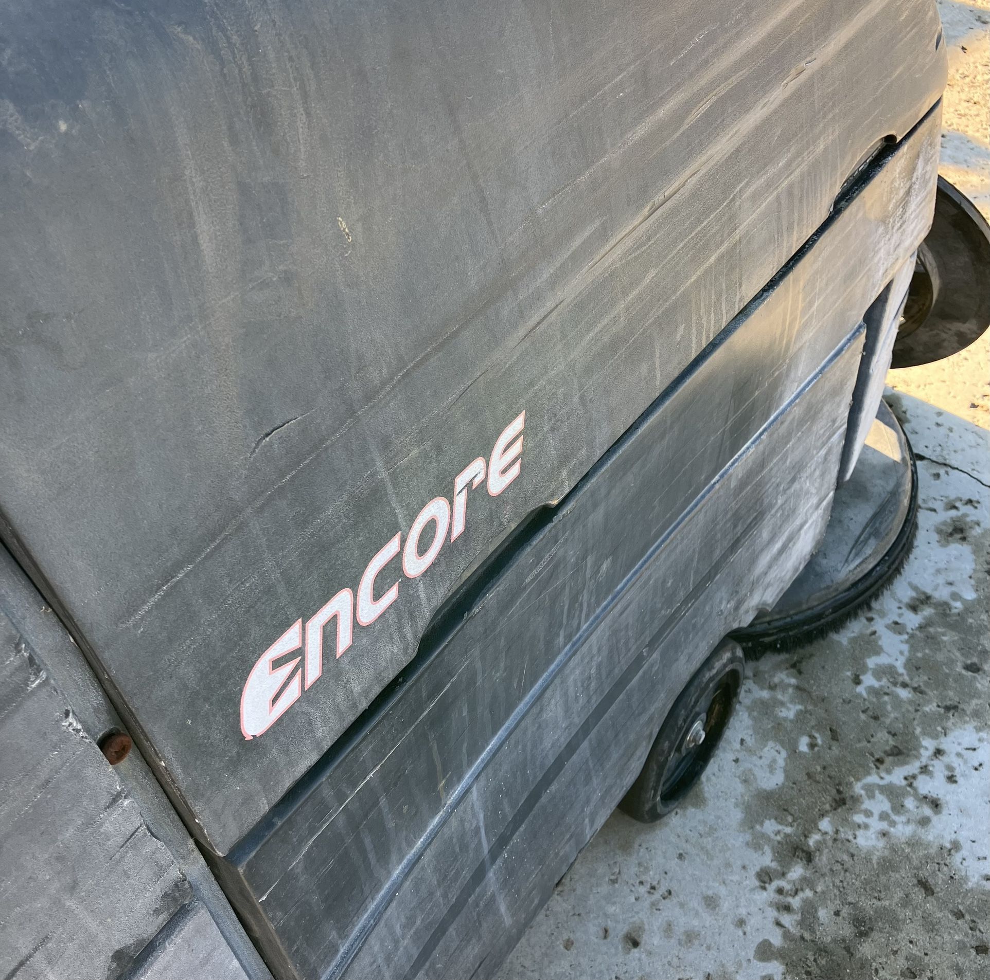 Encore Automatic Floor Scrubber (FOR PARTS) 1712 Hours