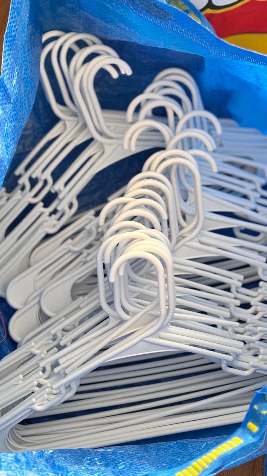 50 White Hangers