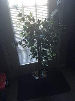 Synthetic potted tree