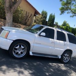 2003 CADILA  ESCALEDE 